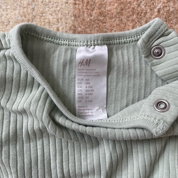 H&M Light Green Ribbed Baby Top - Picture 3 of 3